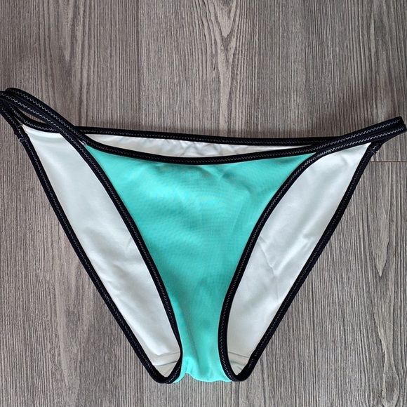 Victoria's Secret Bikini Swim Set - Picture 4 of 12